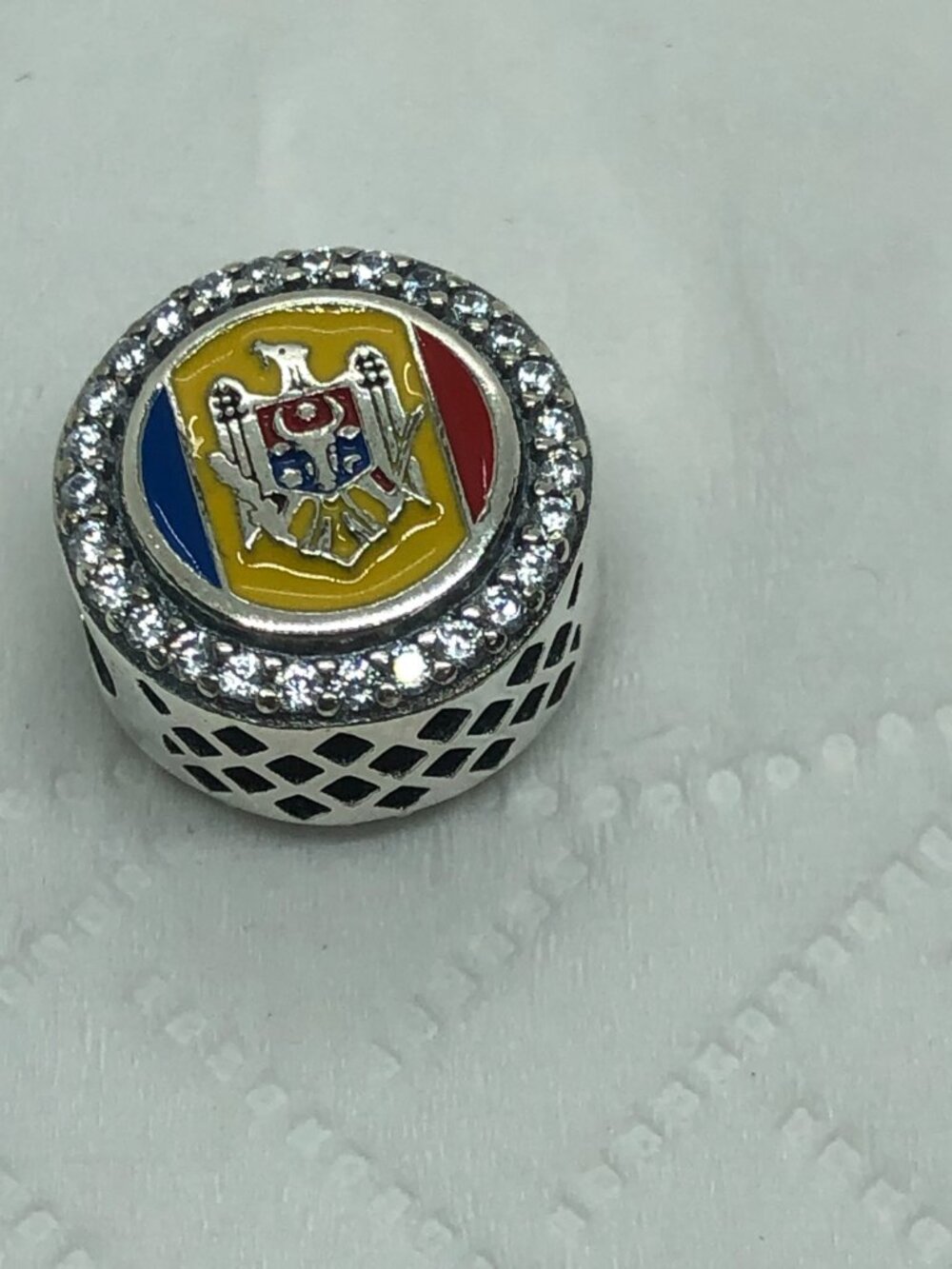 ✨ ✨Pandora Moldova Flag Bead Charm
